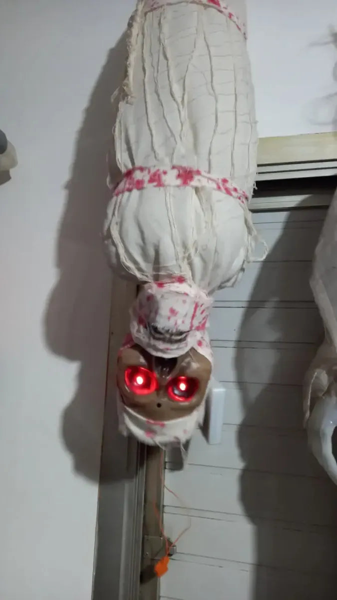 Cadaver Capullo Halloween Con Luz Sonido Movimiento 70 Cm