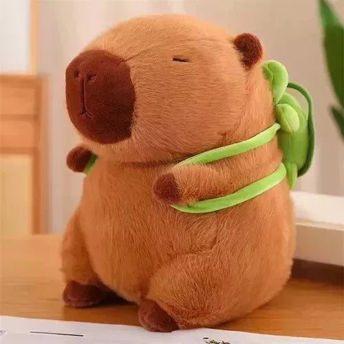 Peluche Capibara 35cm con Mochila - Carpincho de Felpa Suave y Viral 🦦🎒