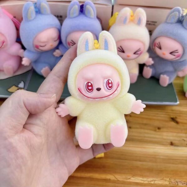 Labubu Have A Seat Peluche Coleccionable 10cm - Serie The Monsters Llavero Tendencia Viral 🦄🪑