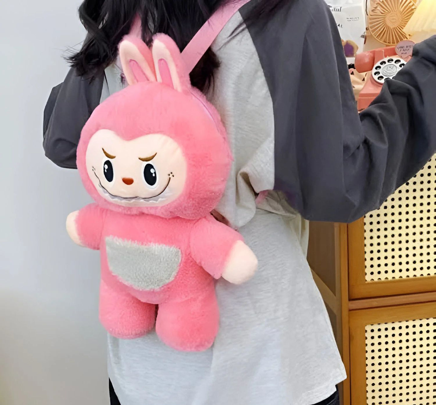 Mochila Peluche 2 en 1 Labubu 35cm - Morral Infantil del Personaje Viral de Tendencia 👹🎒