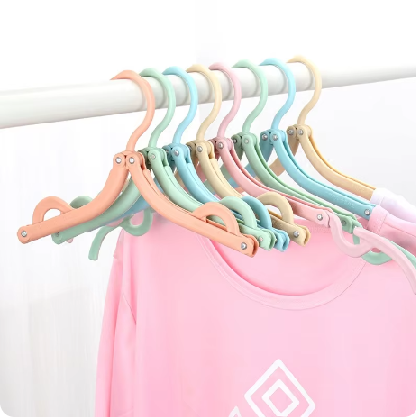 Percha Plegable Organizadora 9 en 1: ¡Triplicá el Espacio de tu Ropero! 👔✨