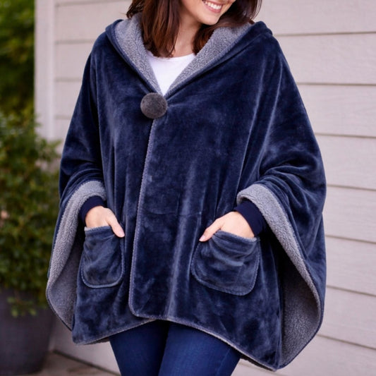 Manta Poncho con Bolsillos: Tejido Aterciopelado Forrado con Corderito 65x170cm